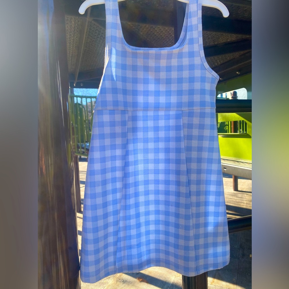 Old Navy Dress – Size 6-7 Years
Beautiful light-blue and white gingham dress